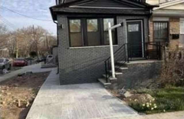 4401 Clarendon Road unit: 1St Flr