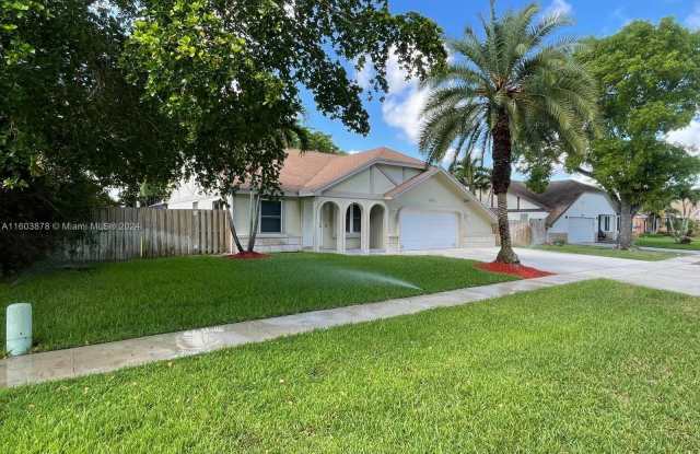 15972 E Wind Cir