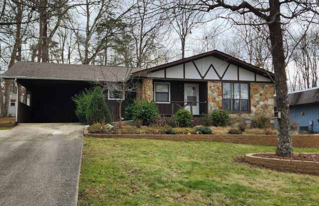 Charming 2 Bedroom / 2 bath Seasonal Lake View Rental *Updated pics coming soon* One year lease
