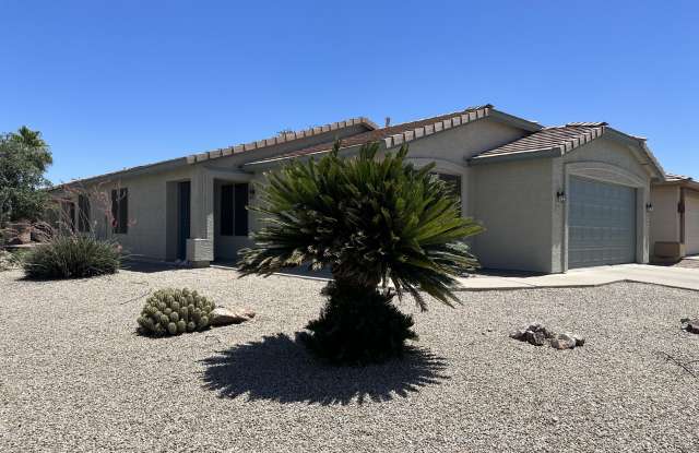 3352 E CHERRY HILLS Place