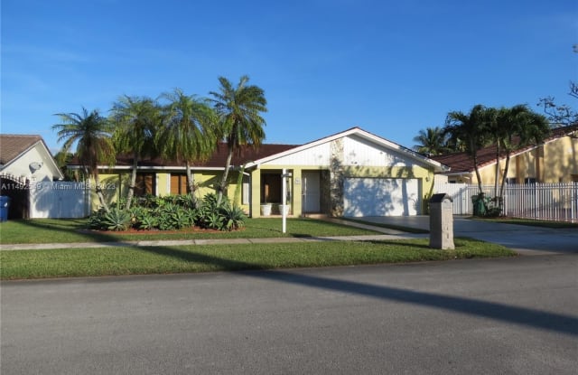 925 SW 94th Ct - 925 Southwest 94th Court, Westchester, FL 33174