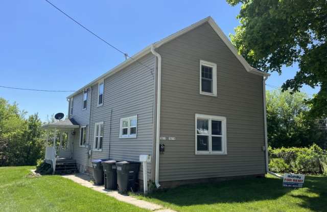 1611 Ontario Avenue - Upper