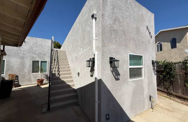 Photo of 5104-5106 East Falls View Dr.