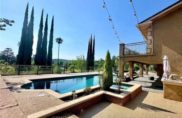 Photo of 5433 Beeler Avenue