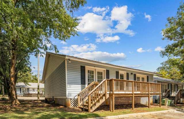 2250 Magnolia Circle