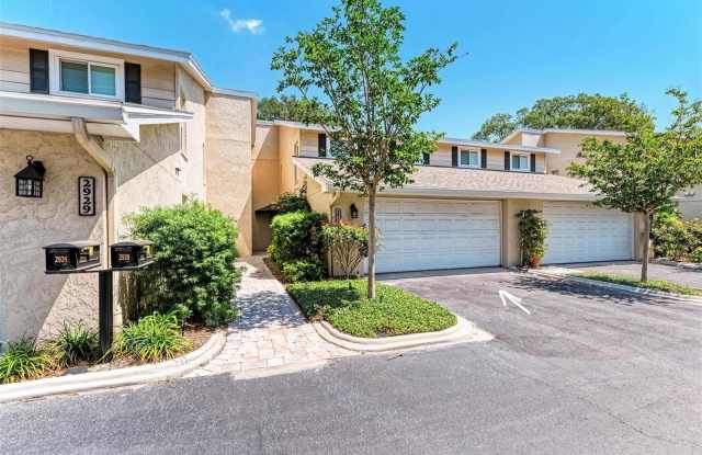 Photo of 2927 W GANDY BOULEVARD