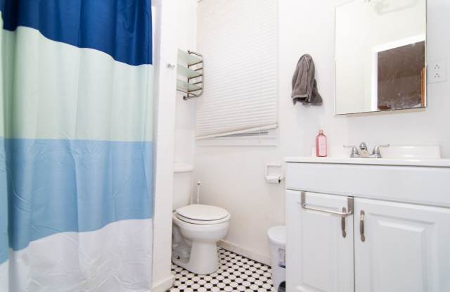 Photo of Nice 2 bed in Allston