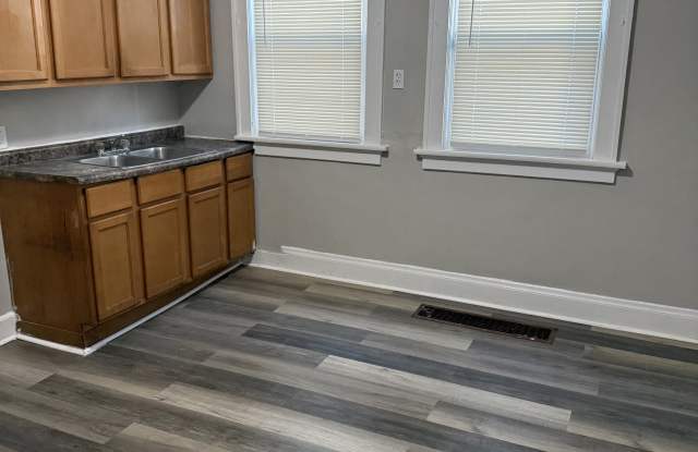 2428 W MINERAL ST - LOWER