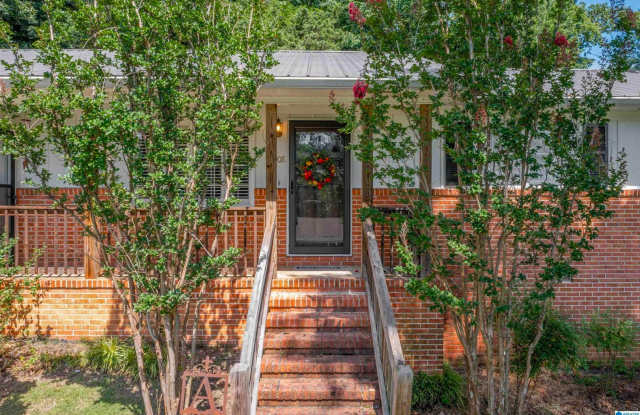 MOVE IN SPECIAL: $300 OFF FIRST MONTH'S RENT