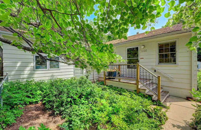 2 BED/1 BATH HOME IN NEWLANDS AVAILABLE June 15th!