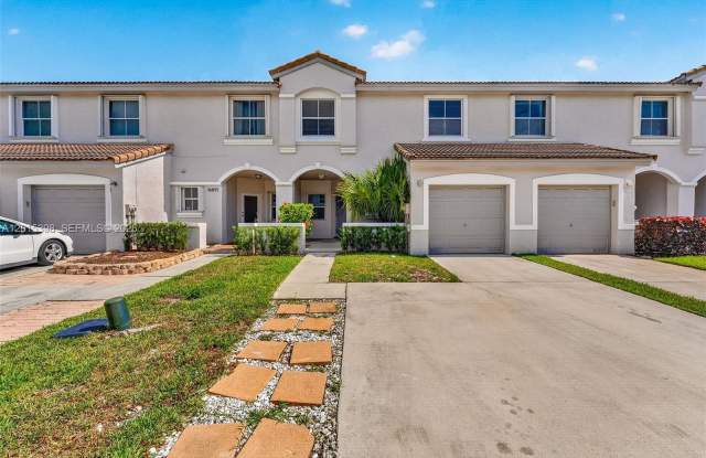 16889 SW 1st Mnr
