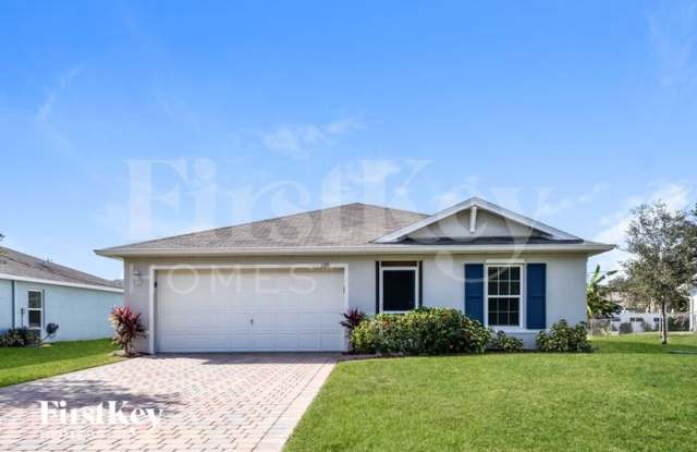 1195 Desmond Street - 1195 Desmond Street, Port Charlotte, FL 33952