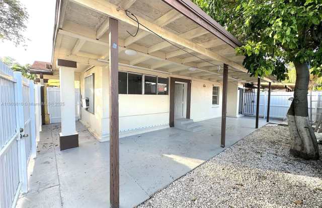 Photo of 4763 NW 3th St