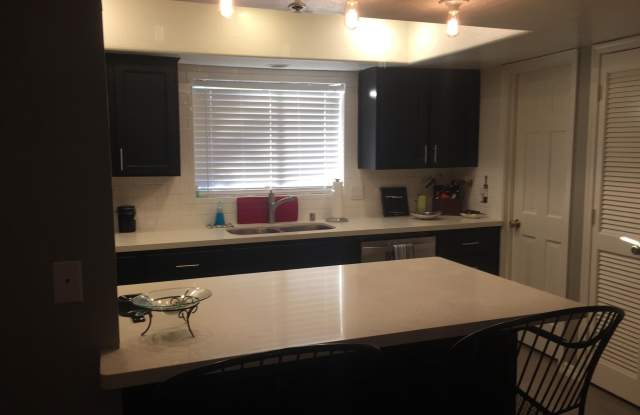 3031 N CIVIC CENTER Plaza unit: 102