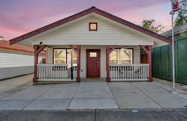 Photo of Luxury Downtown ADU Home - Pet Friendly - Located only 2 blocks from the south-side of downtown Livermore. SHORT  LONG-TERM OPTIONS AVAILABLE. PET-FRIENDLY. UTILITIES NOT INCLUDED