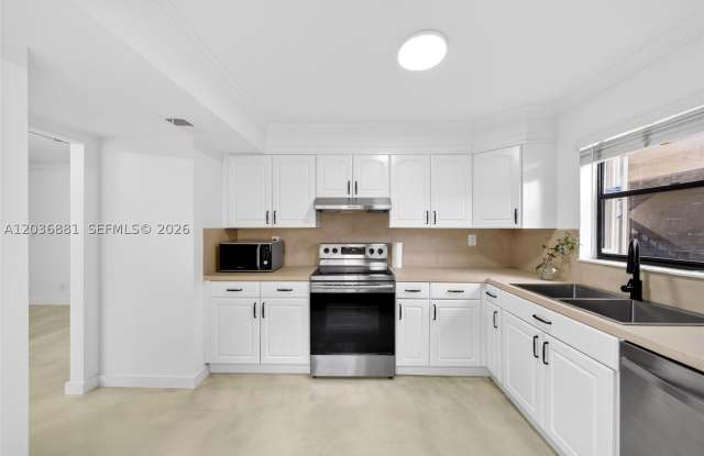 265 SE 10th St