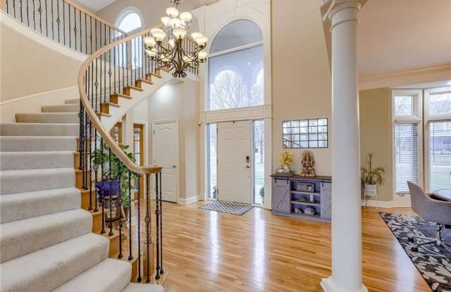 5301 W 149th Terrace