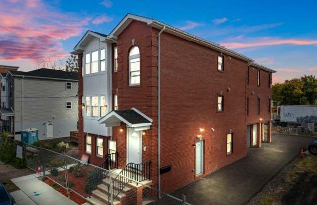 Photo of 24 Garibaldi Ave