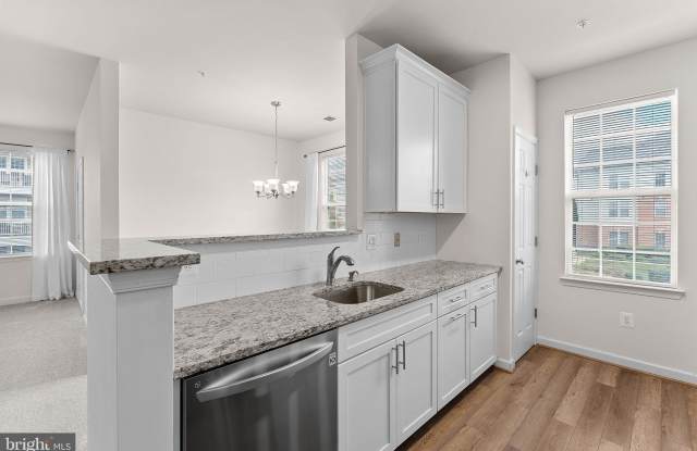 42470 PENNYROYAL Square unit: 204