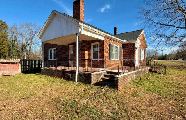 Statesville - HWY 90 - 3 BD/ 2 BA