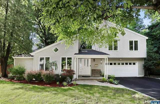 69 Pittis Avenue