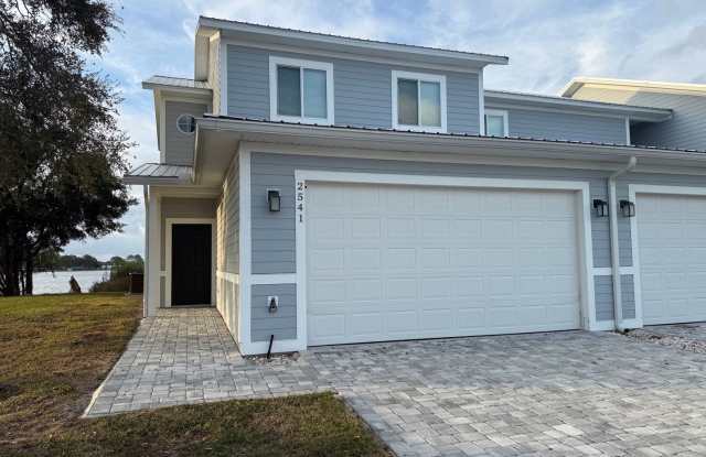 Photo of Lakeside Living at Its Best – Stunning 3BR/2.5BA Home with Water Views!