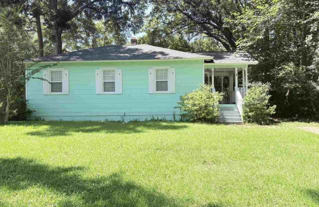 606 Collins Drive