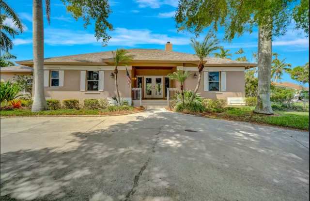 Beautiful Rental Home With Pool in Desirable Marco Island