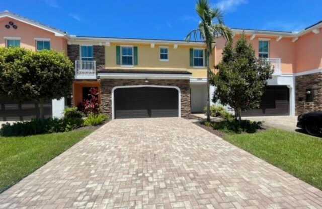 12885 Trevi Isle