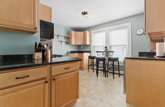 84 Willow St unit: 2