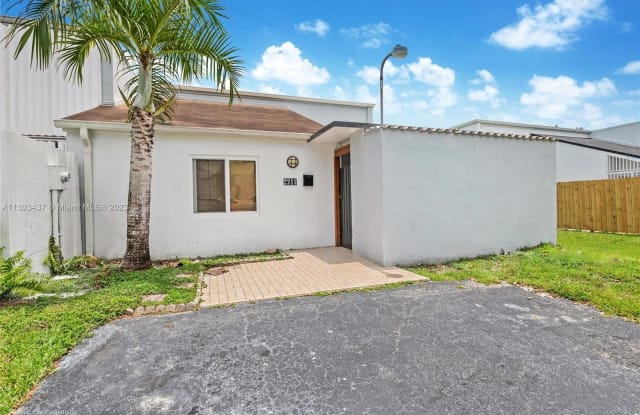 2211 SW 122nd Ct - 2211 Southwest 122nd Court, Tamiami, FL 33175