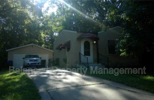 2806 SE Virginia Ave.