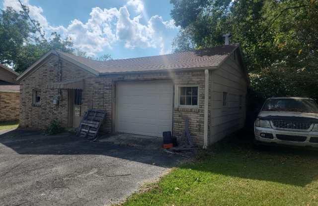 501 West Main Street -- Storage Garage - 1