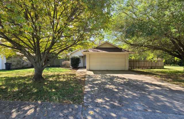 2013 Dickens Dr. - Call LONGHORN PROPERTIES @ 254-526-0382 FOR DETAILS