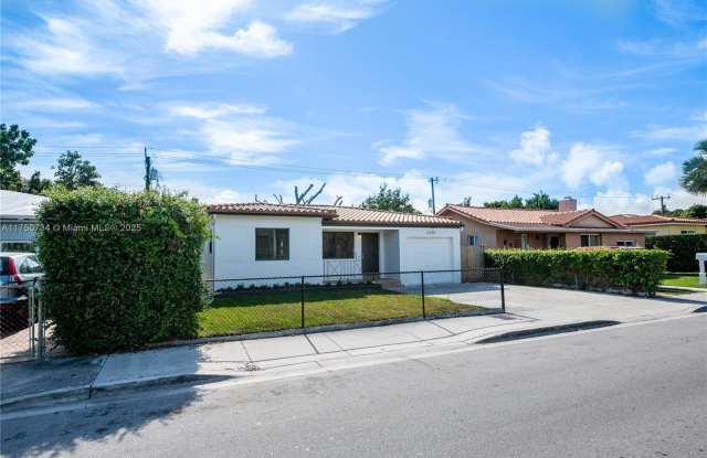 Photo of 2340 Sw 16th St