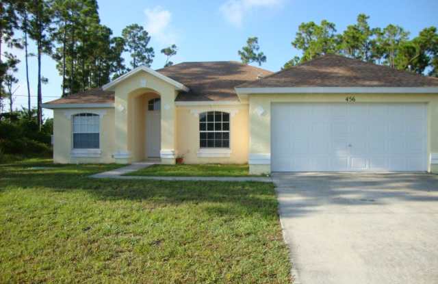 3/2/2 - CBS Home in Great Neighborhood near Bayshore & Crosstown