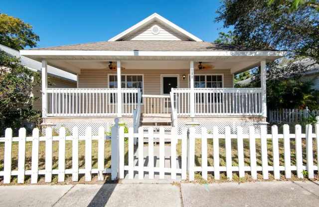 Beautiful 3-Bedroom, 2-Bathroom Home Across from Blue Jays Stadium – 406 Beltrees St, Dunedin, FL 34698