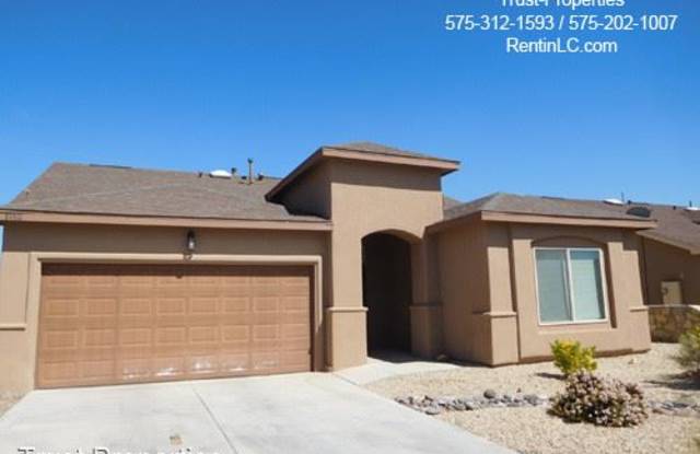 7458 Sierra Luz Dr - 7458 Sierra Luz Drive, Las Cruces, NM 88012