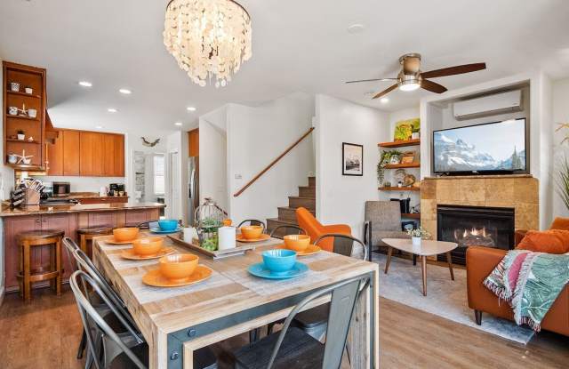 Luxury Furnished Mission Beach Home with Rooftop Views