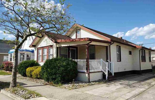 103 N Rosborough Ave