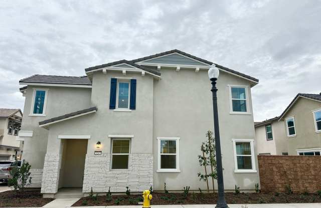 Brand-New Modern Home in Ontario – Solar Included!