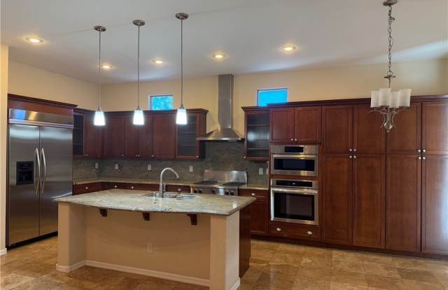 25 Holston Hills Road