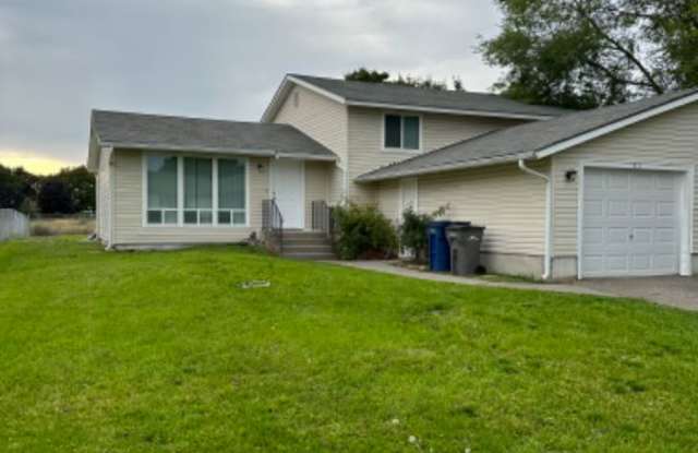 513 N Sommer Rd - 513 North Sommer Road, Spokane Valley, WA 99037