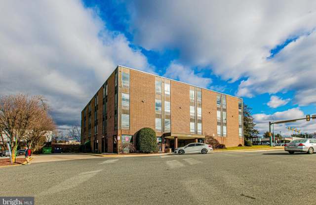 14904 RICHMOND Highway unit: 310