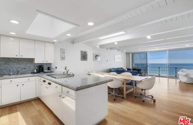 11928 Beach Club Way