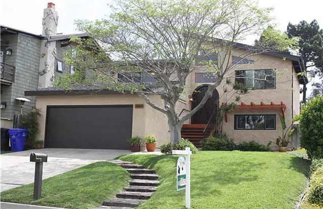 Del Mar Heights Home - West of the 5