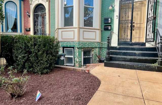 451 M Street NW unit: B