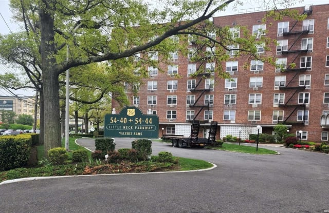 54-40 Little Neck Pkwy - 54-40 Little Neck Parkway, Queens, NY 11362