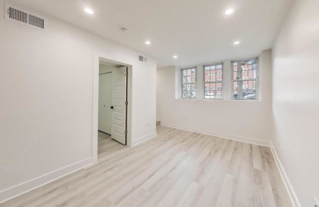 1437 W Oakdale Avenue