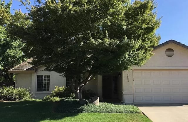 1996 Pebble Beach Dr - 1996 Pebble Beach Drive, Merced, CA 95340